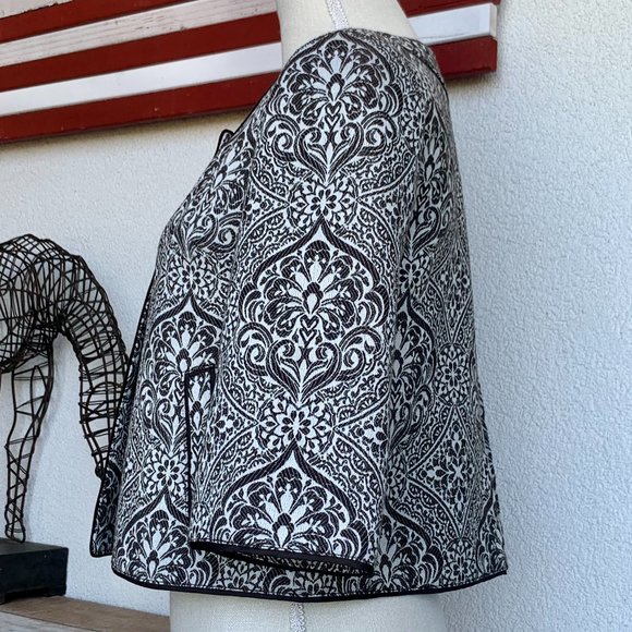 Ann Taylor Cropped Damask White Dark Brown Jacket Size 0 - Picture 3 of 10